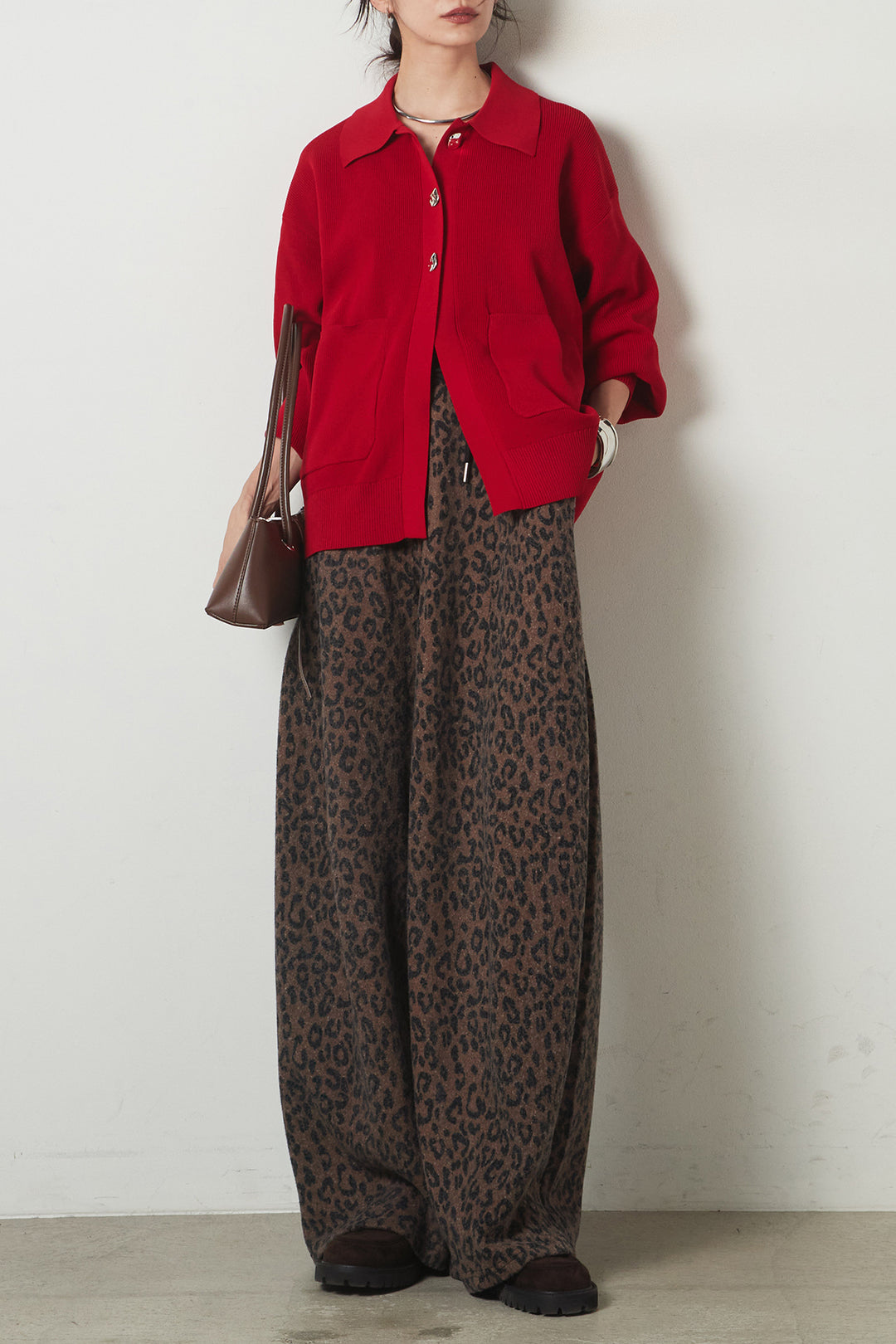 [SET]メタル釦衿付きニットカーディガン+リラックスレオパード柄ワイドパンツ(2set)