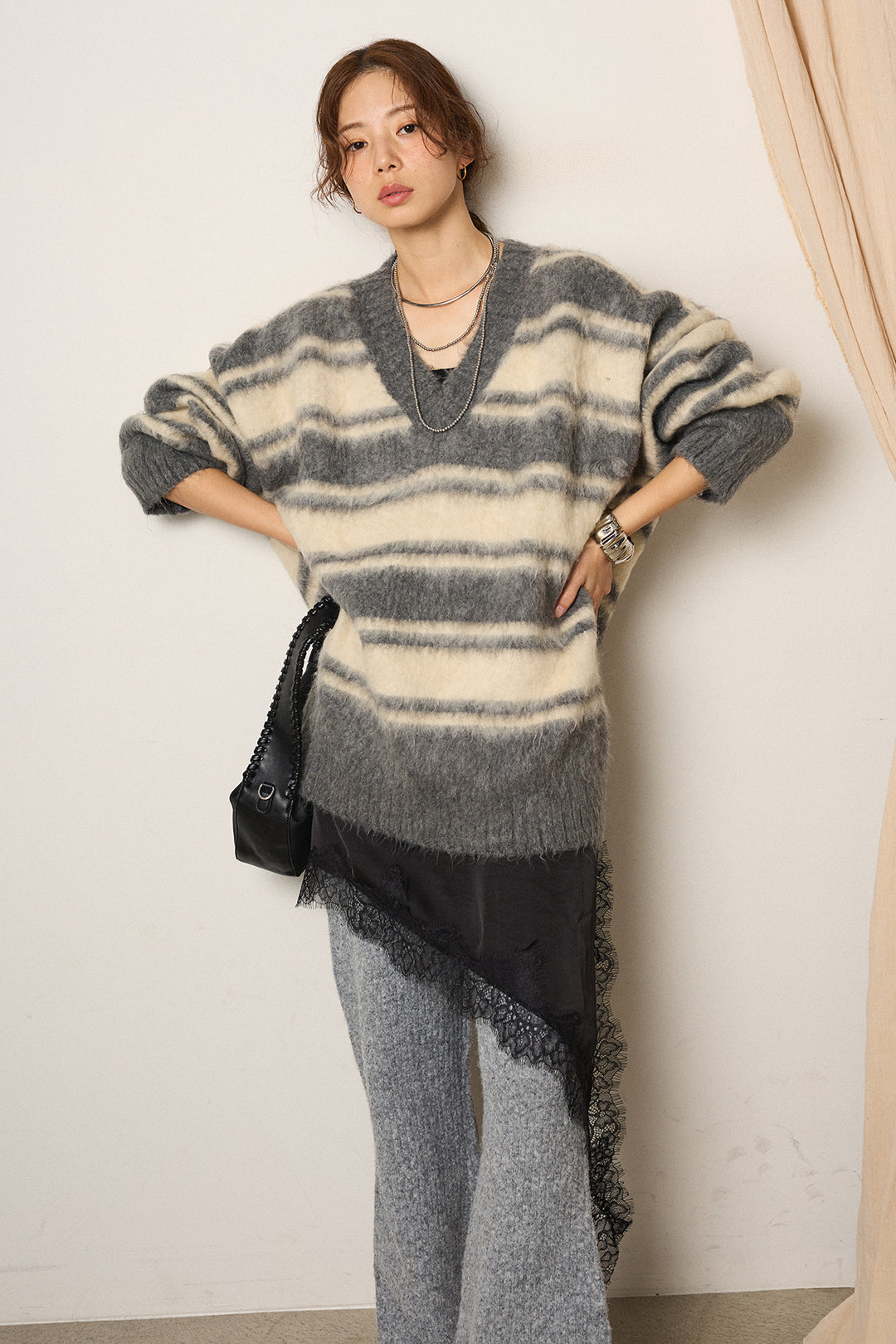 [SET]ルーズVネックボーダーニットトップス+レースドッキングサテンキャミソール+杢ニットリブフレアパンツ(3set)