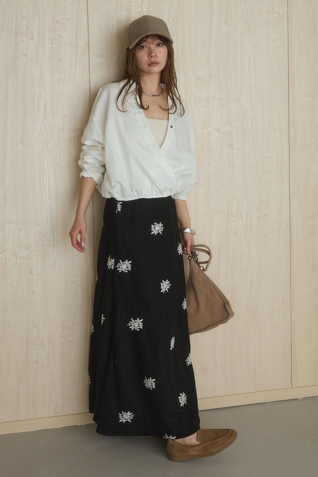 [SET]麻混襟付きトップス+レースコンビフラワー刺繍柄スカート(2set)