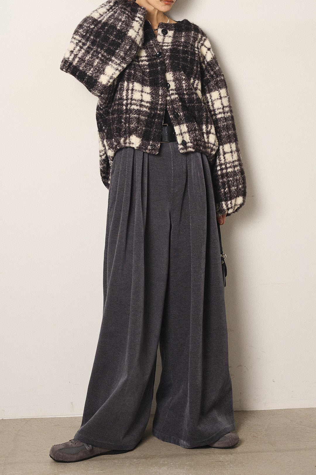 [SET]ノーカラーチェック柄ボアブルゾン+ベルトループコーデュロイワイドパンツ(2set)