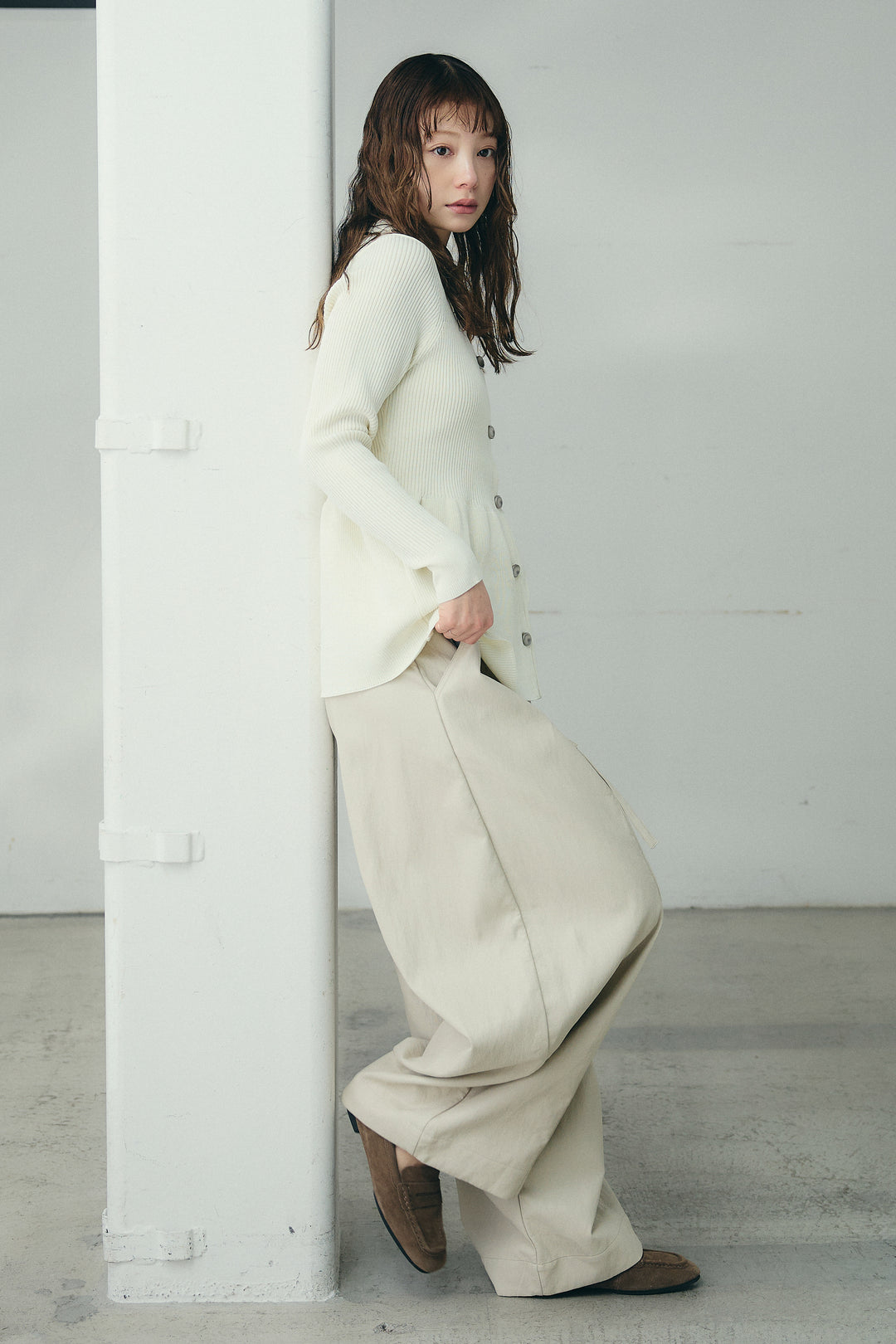 [SET]スキッパーペプラムニット+フェイクレザーカーブワイドパンツ(2set)