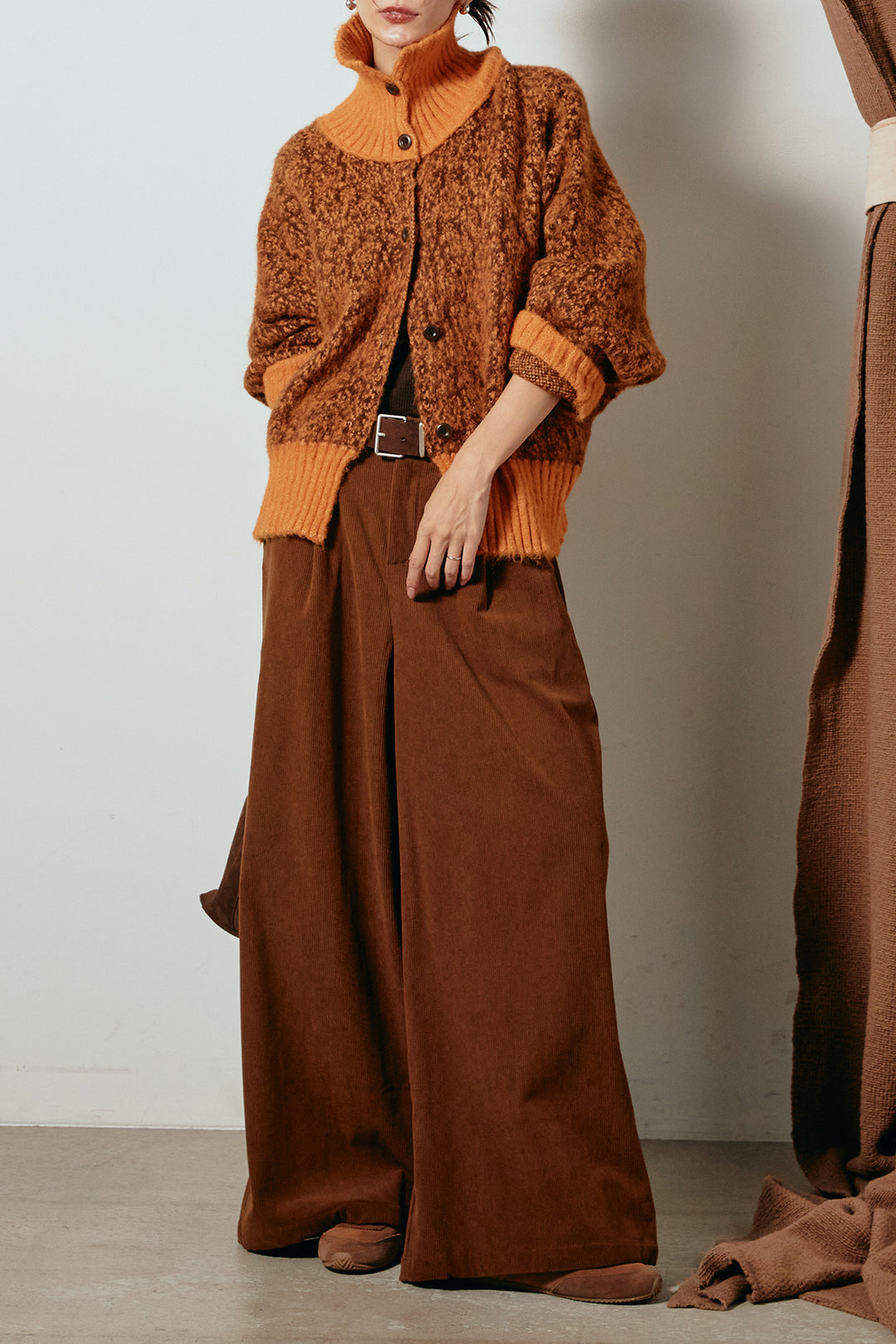 [SET]ハイネックミックスニットトップス+太ベルト付きコーデュロイタックパンツ(2set)