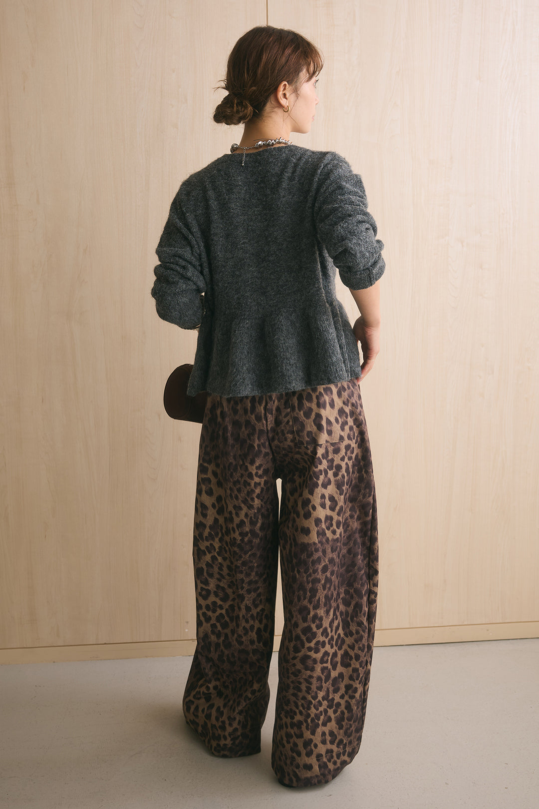 [SET]モヘアぺプラムクルーネックプルオーバー+太ベルト付きレオパード柄ワイドパンツ(2set)