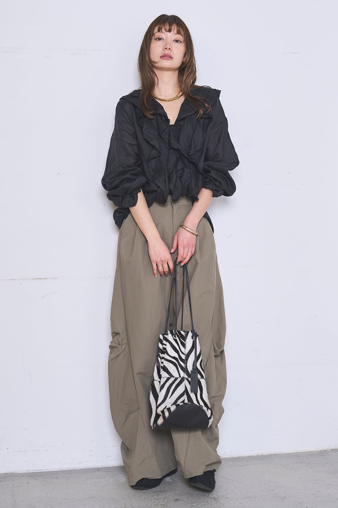 [SET]フリルボタンブラウス+ドライタフタタックバレルパンツ(2set)