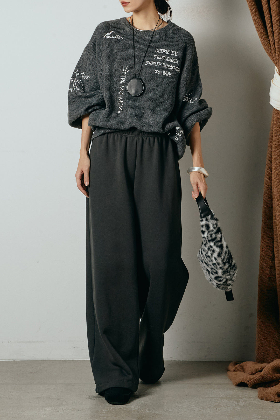 [SET]刺繍ロゴランダムデザインニットトップス+裏起毛スウェットワイドパンツ(2set)