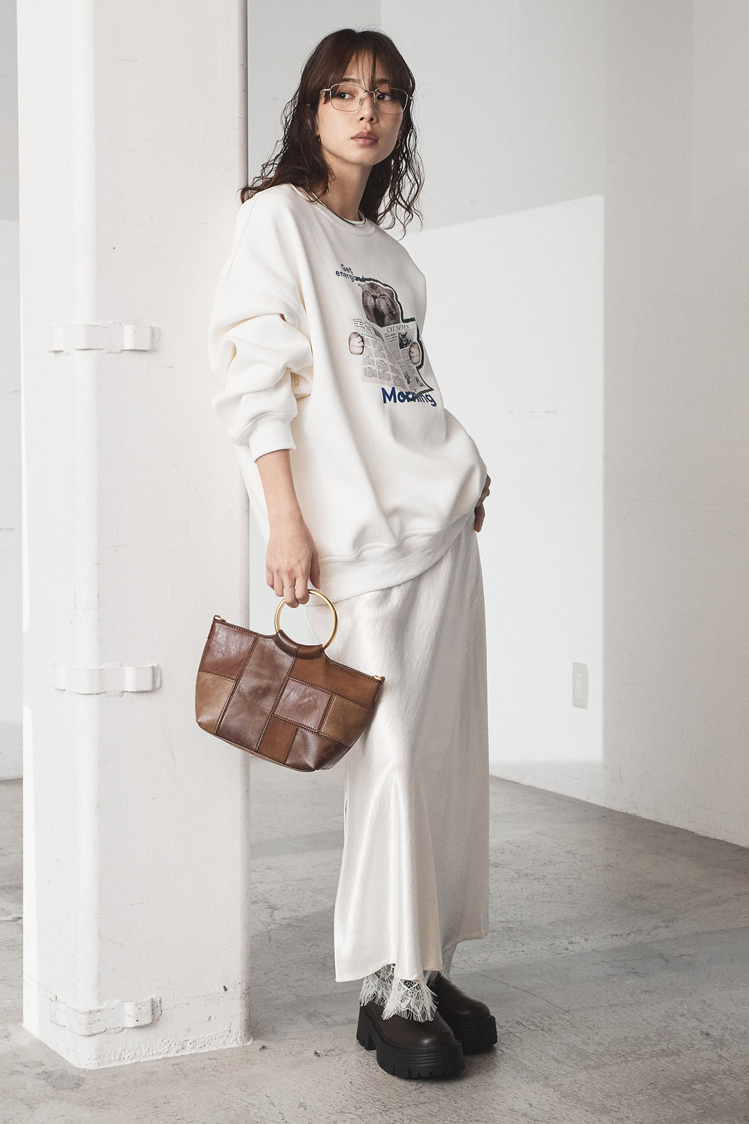 [SET]裏起毛モーニングキャットプリントスウェット+裾レースデザインサテンスカート(2set)