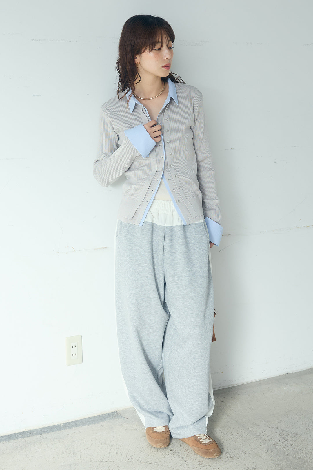 [SET]シャツドッキングボタンニットカーディガン+異素材切り替えスウェットパンツ(2set)