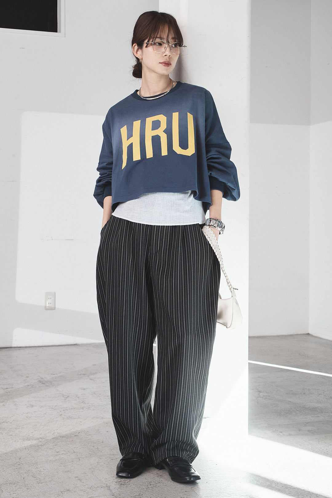 [SET]ビッグロゴHRU袖ボリュームトップス+ヘリンボーンストライプツータックパンツ(2set)