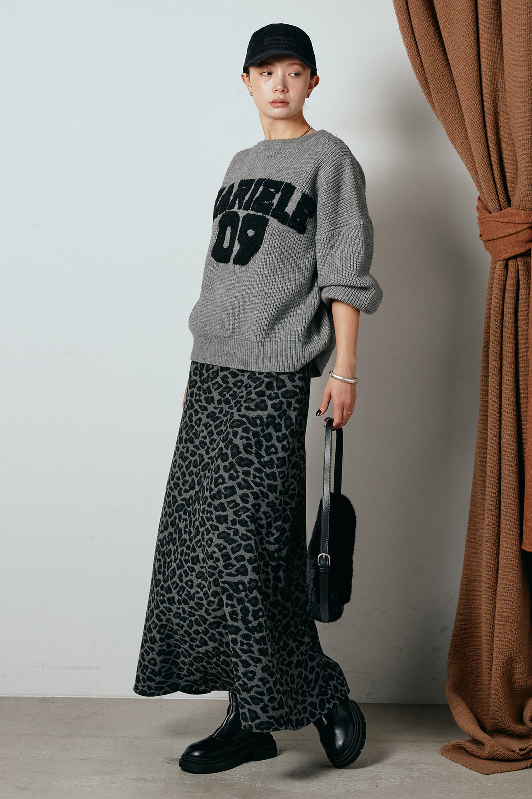 [SET]ロゴジャガードニットトップス+レオパードロングスカート(2set)