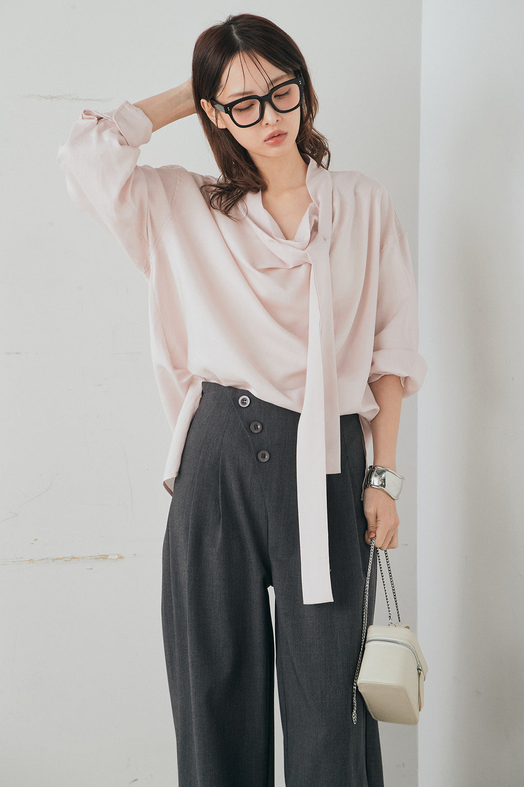 [SET]ニュアンスボータイブラウス+斜めボタンタック入りスラックス(2set)