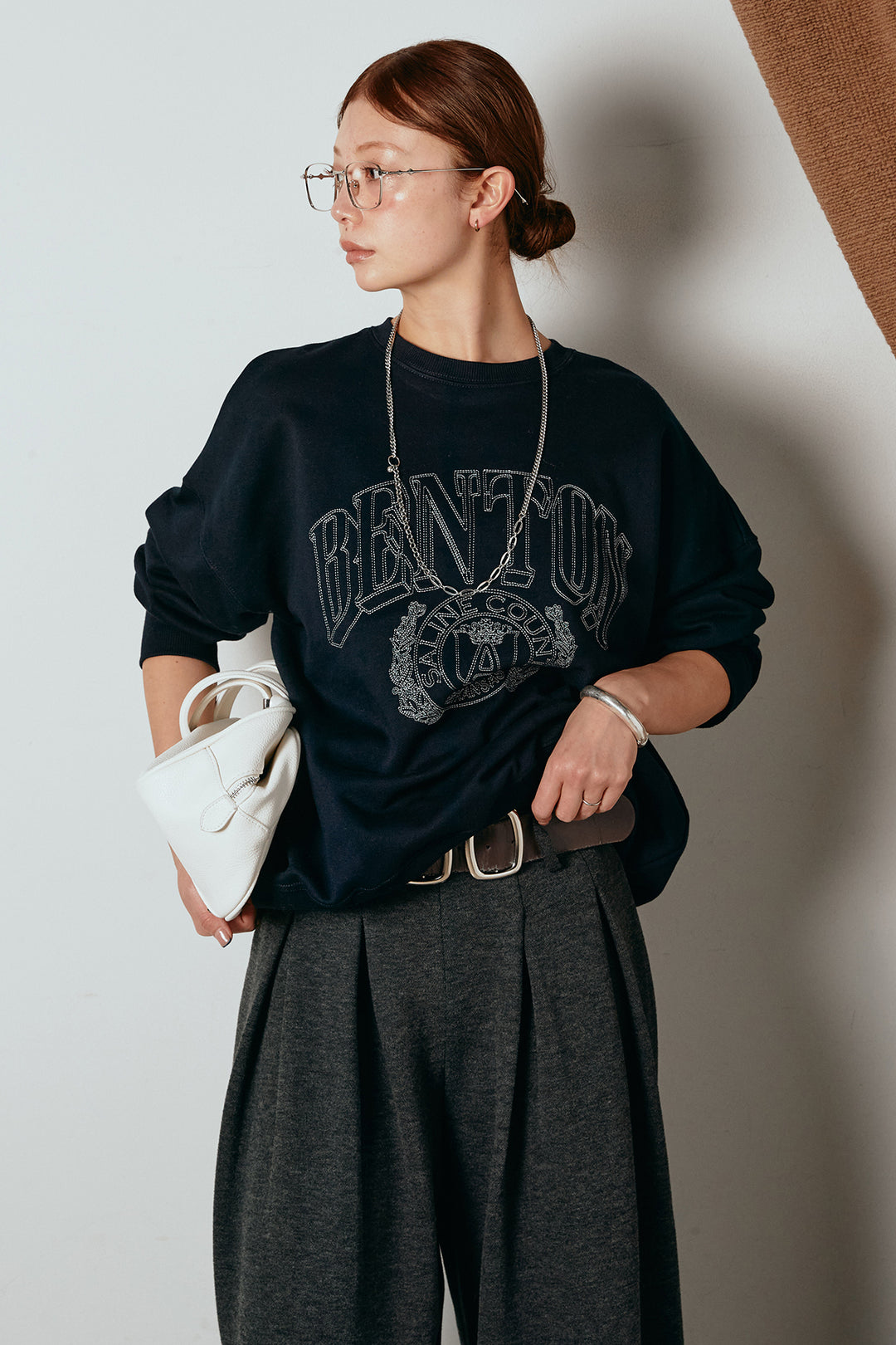 [SET]フロントロゴスウェットプルオーバー+カップ付きレースドッキングキャミソール+フェイクレザー太ベルト付きタックワイドパンツ(3set)