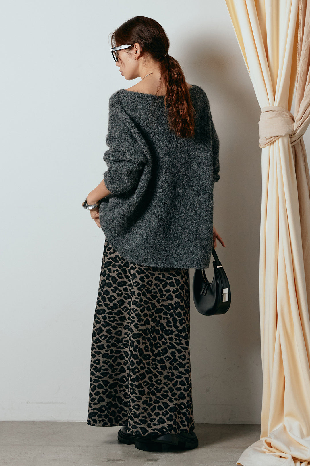 [SET]フロントロゴデザインニットトップス+レオパードロングスカート(2set)