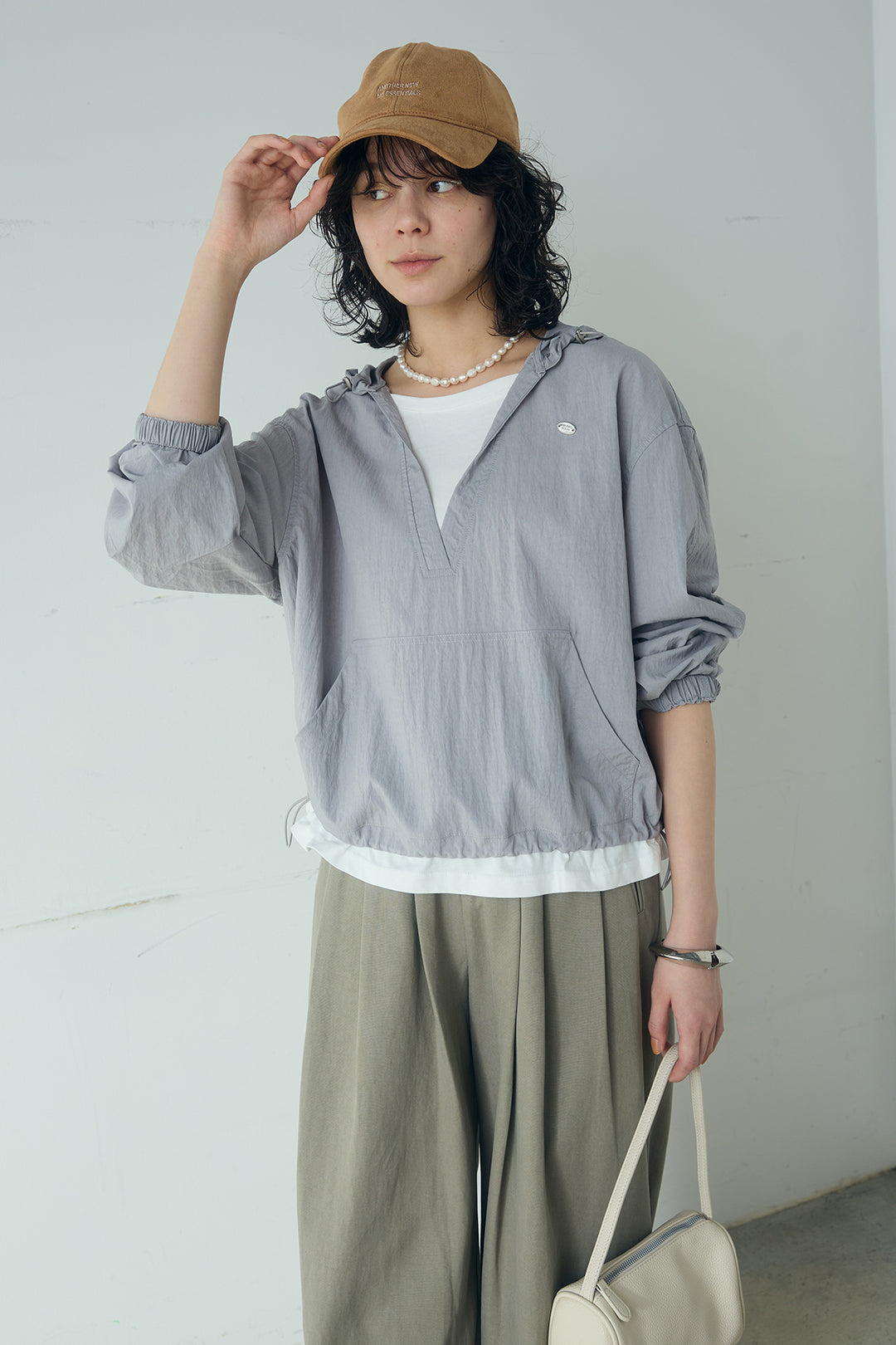 [SET]レイヤードデザインフーディートップス+サイド調整ベルトタックパンツ(2set)