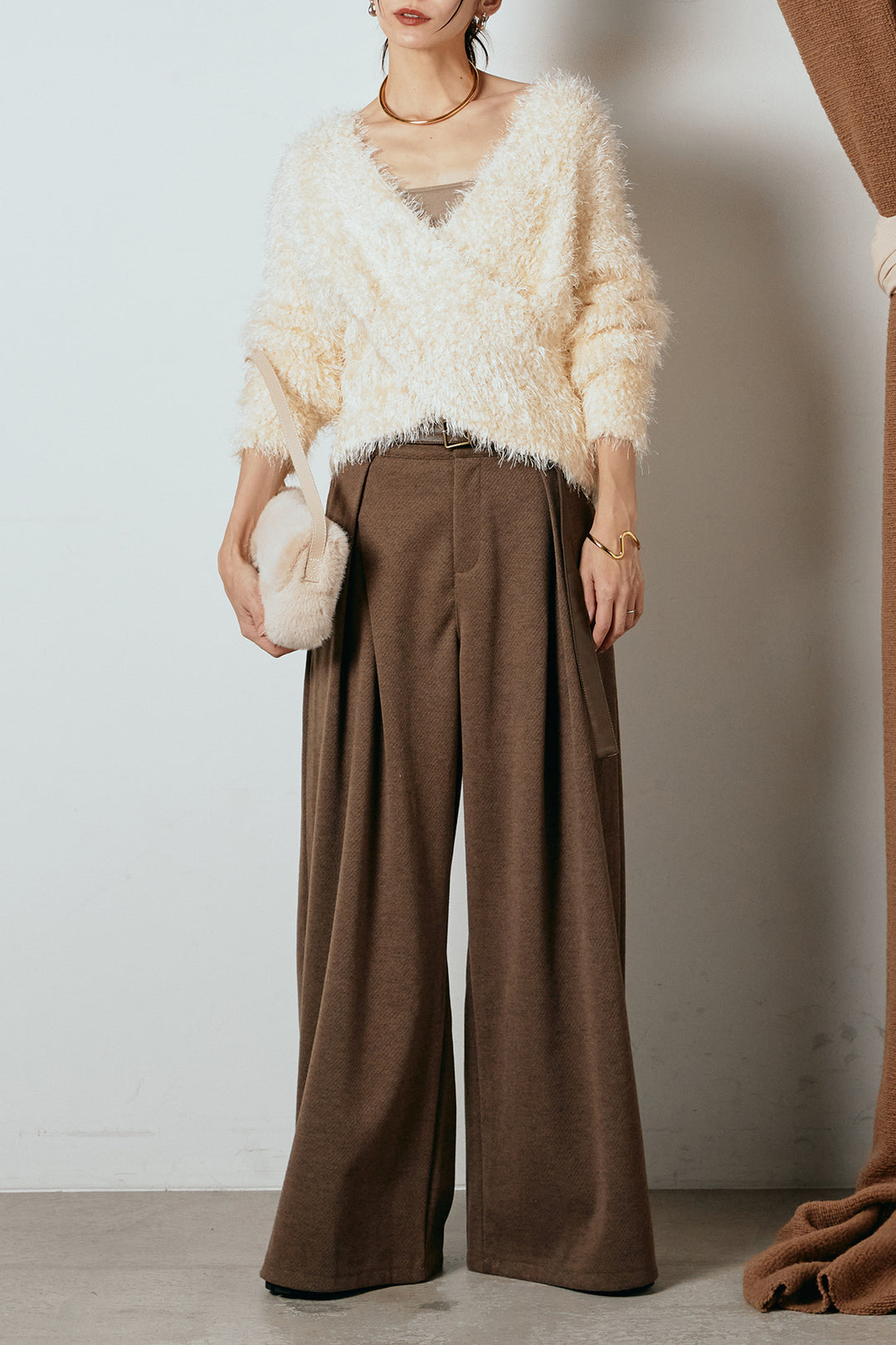 [SET]シャギークロスニットトップス+細ベルト付き起毛タックワイドパンツ(2set)