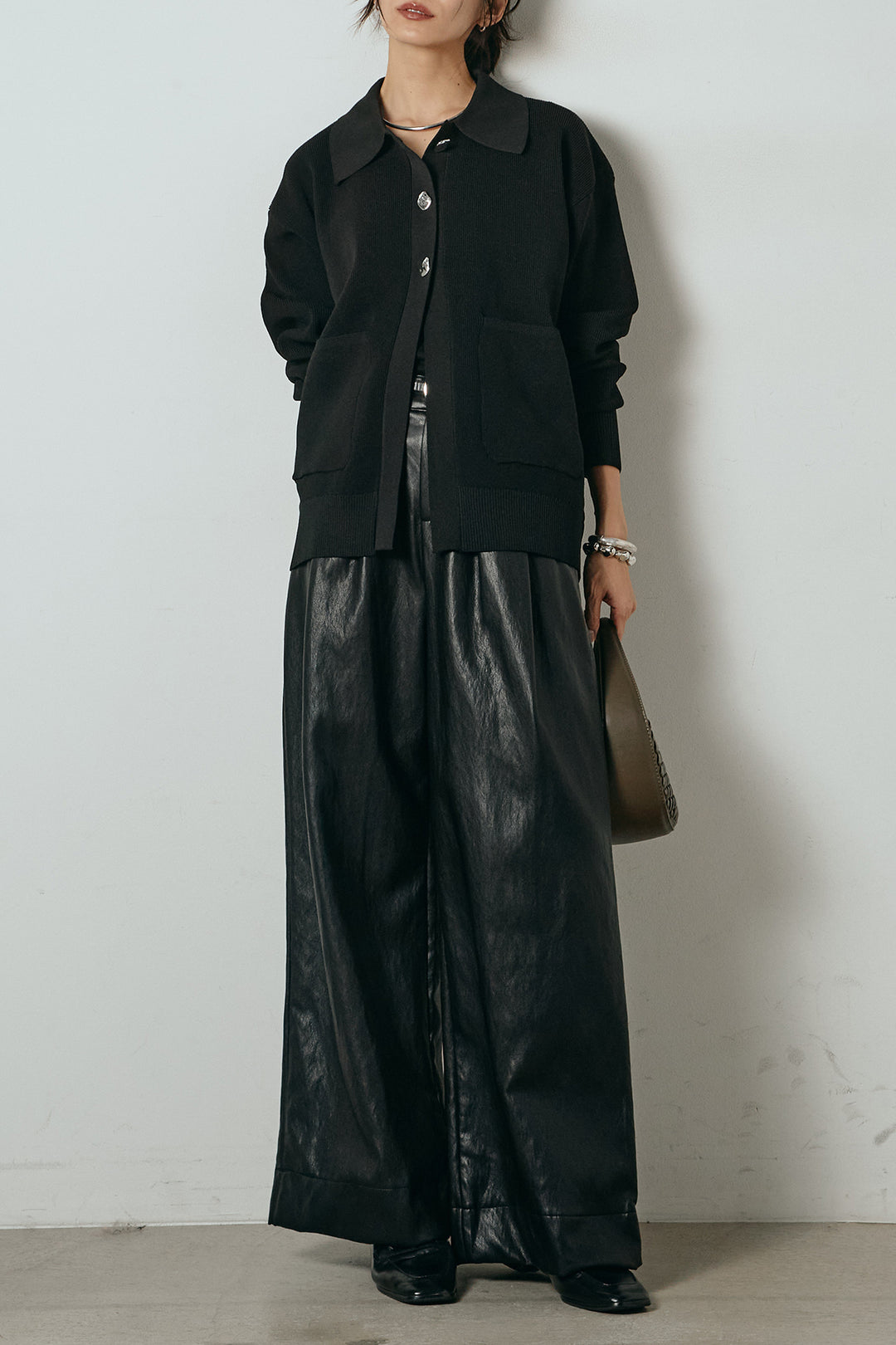 [SET]メタル釦衿付きニットカーディガン+ベルト付きレザーライクタックパンツ(2set)
