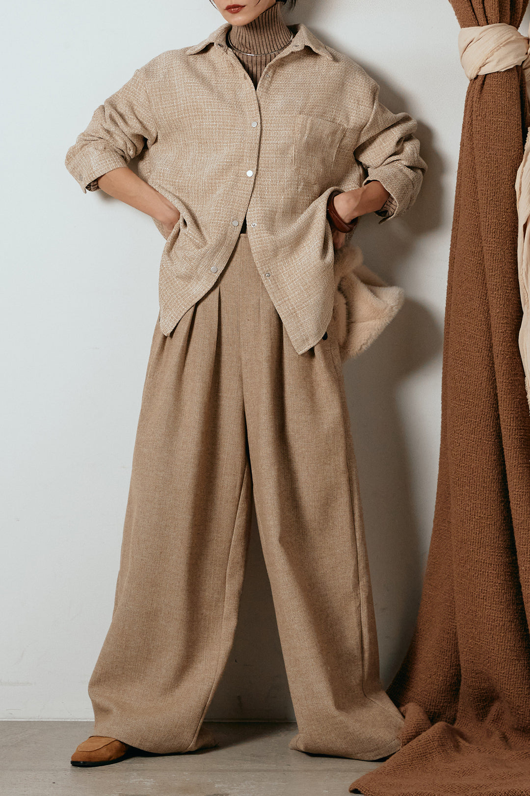 [SET]ルーズクラッシュツイルシャツ+サイドボタンツイードタックパンツ(2set)