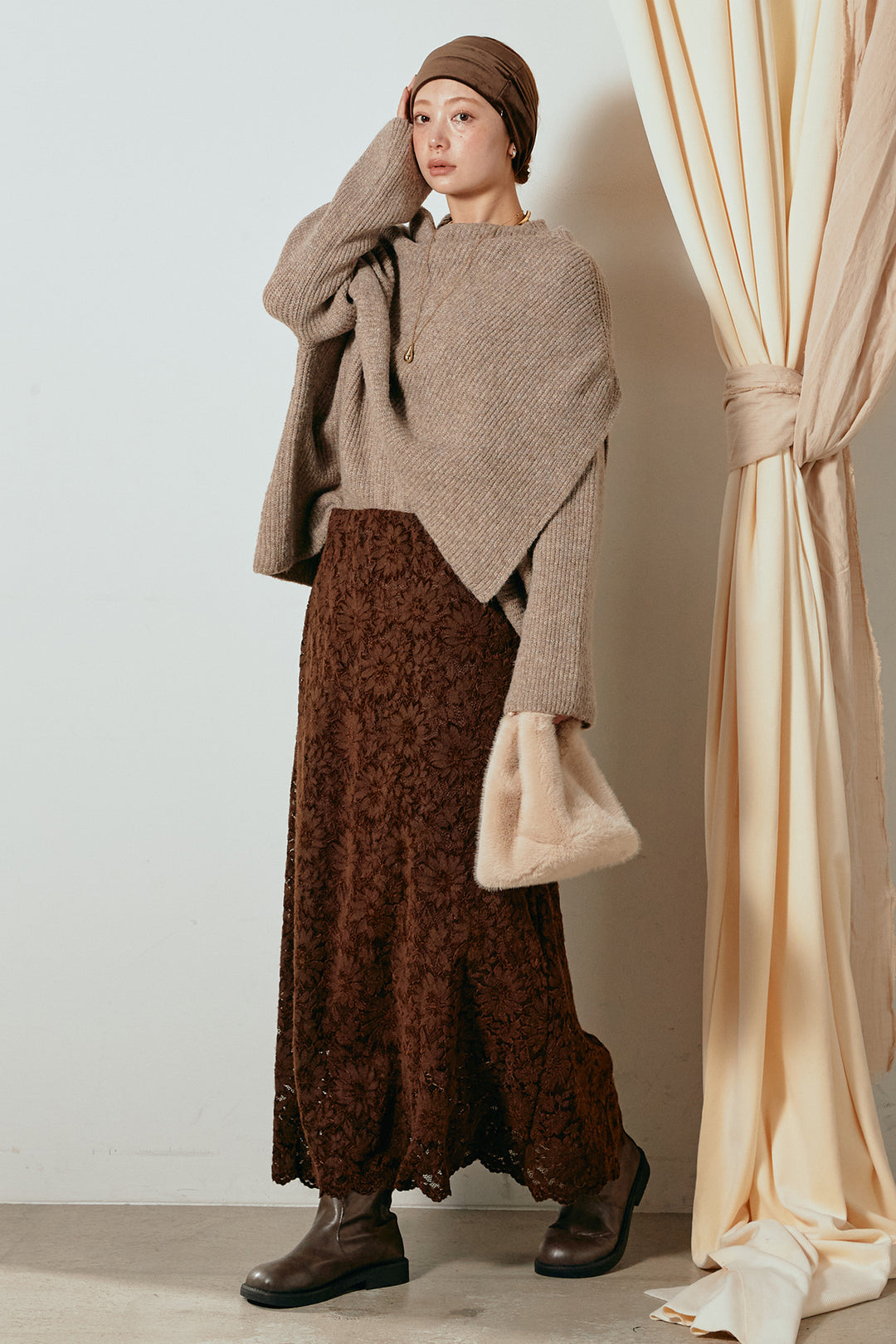 [SET]ケープデザインリブニットトップス+花柄刺繍ベロアフレアスカート(2set)