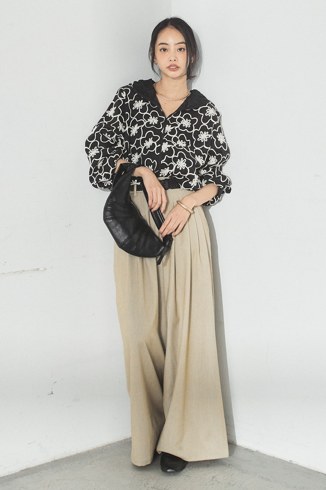 [SET]シアーフラワーフードブルゾン+編みベルト付きウエストタックワイドパンツ(2set)