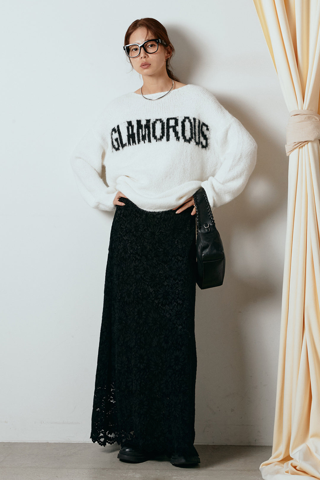 [SET]フロントロゴデザインニットトップス+花柄刺繍ベロアフレアスカート(2set)