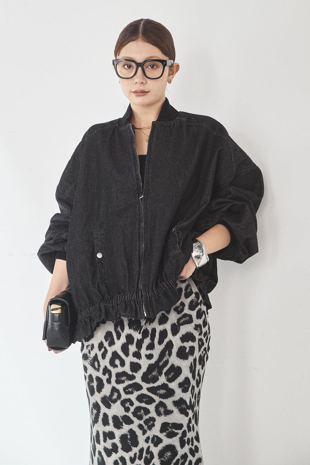 [SET]袖シャーリング裾フリルデニムブルゾン+レオパードサテンナロースカート(2set)