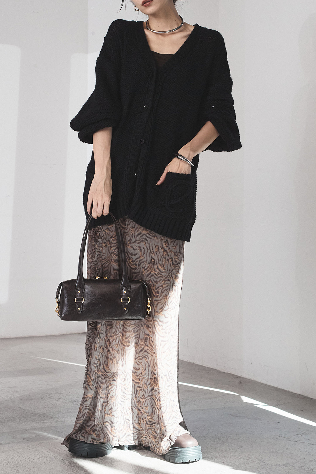 [SET]コード刺繍リラックスニットカーディガン+抽象柄ロングスカート(2set)