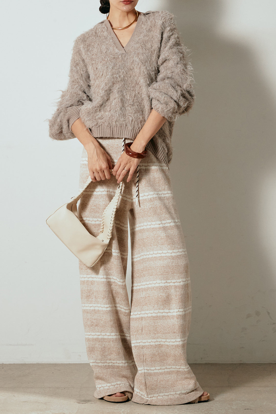 [SET]襟付きシャギーニットポロトップス+マルチライン柄リラックスニットパンツ(2set)