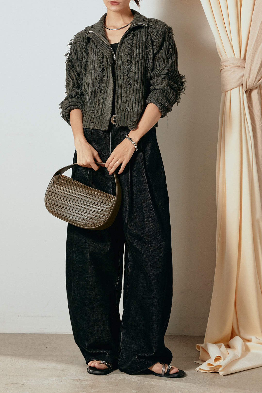 [SET]ハイネックフリンジジップニットトップス+フロントタック入りコーデュロイパンツ(2set)