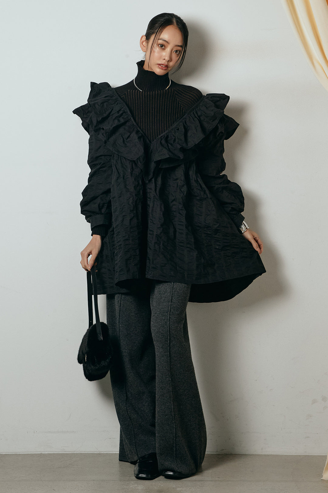 [SET]Vネックフリルカラーブラウス+リブニットシームレスタートルプルオーバー+センターラインニットパンツ(3set)