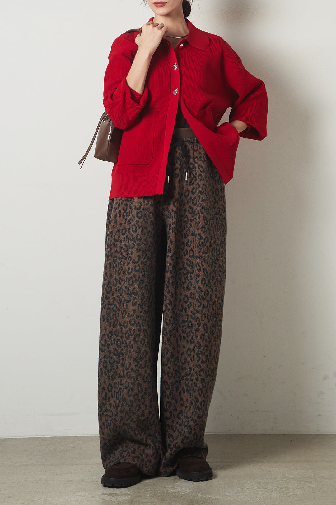 [SET]メタル釦衿付きニットカーディガン+リラックスレオパード柄ワイドパンツ(2set)