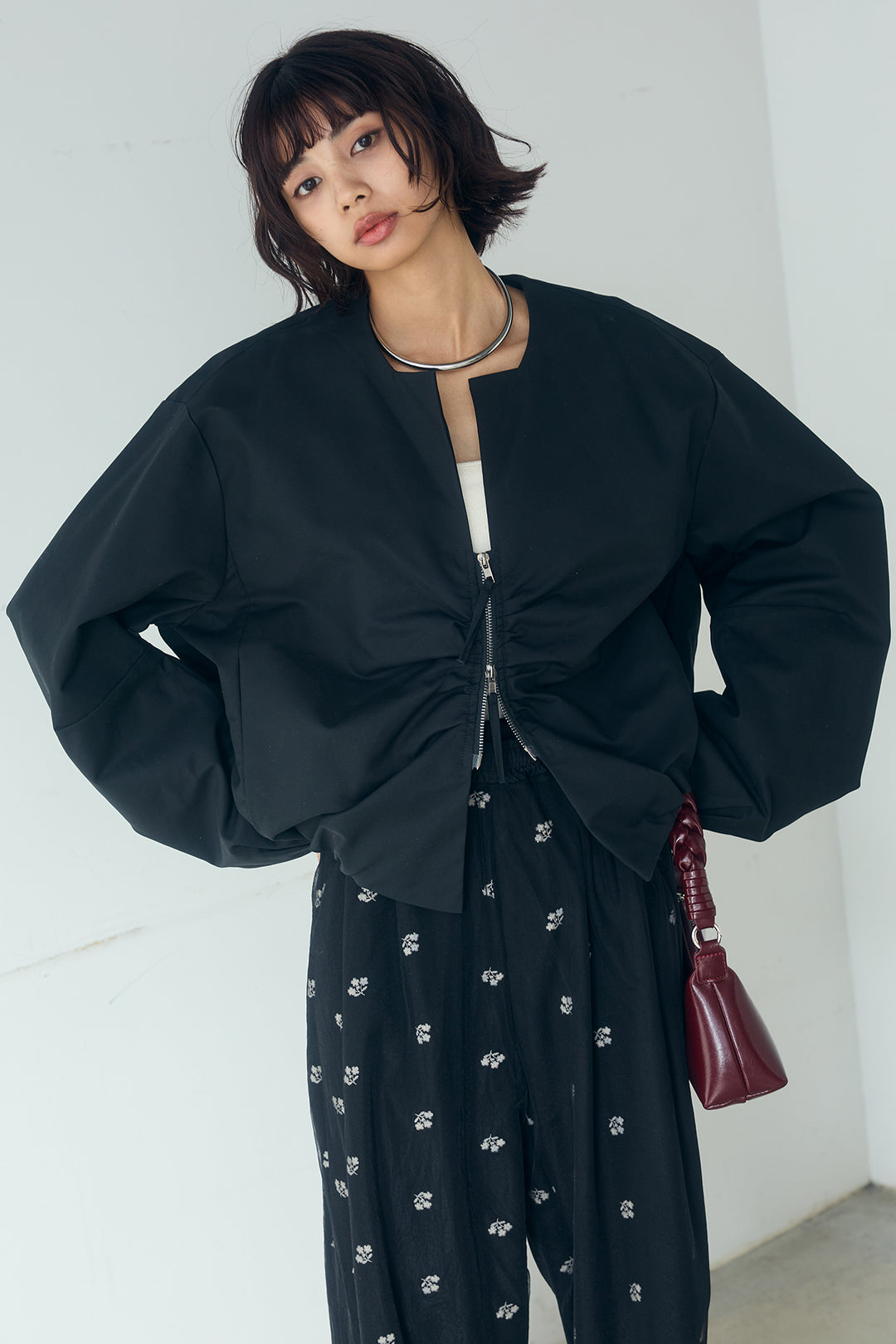 [SET]ニュアンスウェーブ刺繍シアーチュールパンツ+花柄刺繍ツイルタックパンツ(2set)