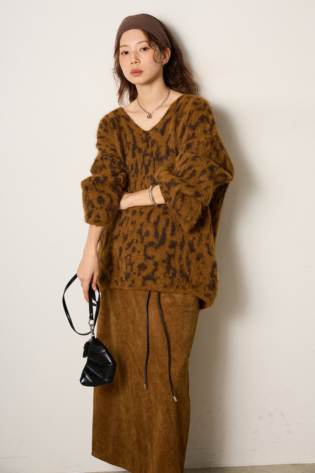 [SET]フラッフィーレオパードシャギーニット+ロープベルト付きスウェード調スカート(2set)