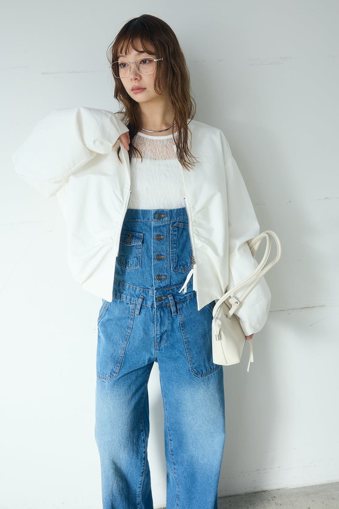 [SET]ノーカラーフロントギャザージップアウター+デニムサロペットワイドパンツ(2set)