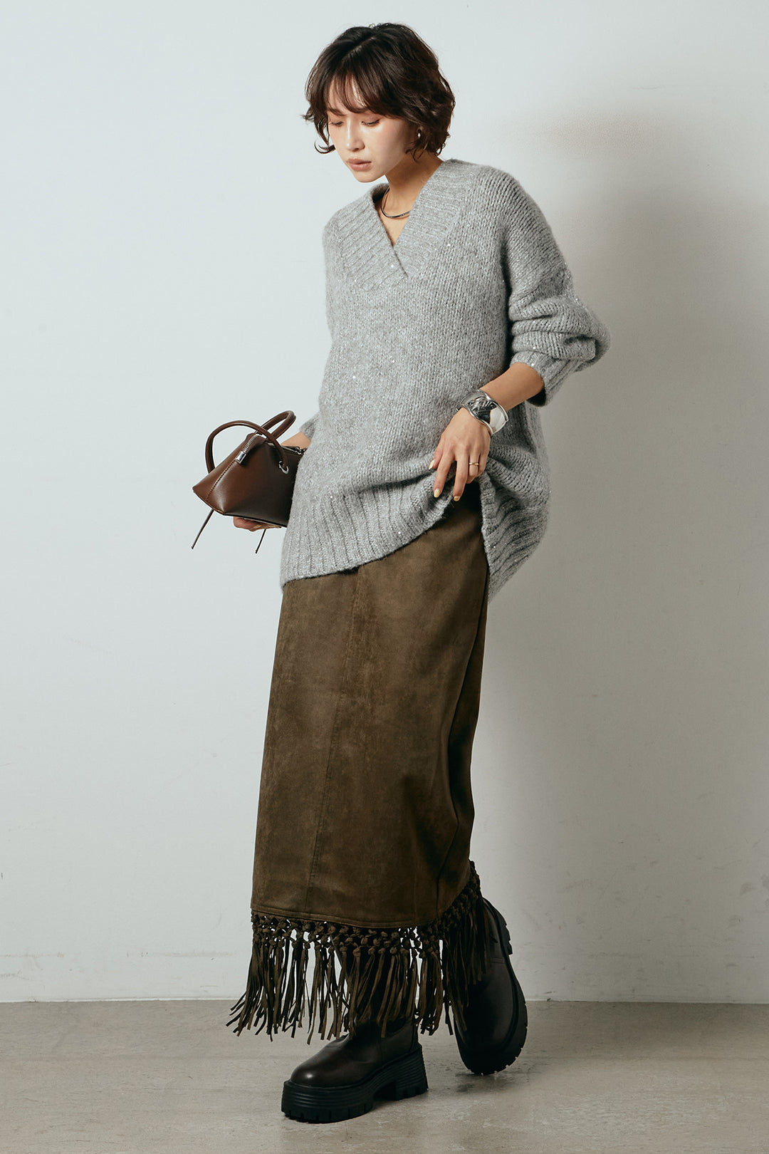 [SET]Vネックラメニットトップス+スウェードライク裾フリンジスカート(2set)