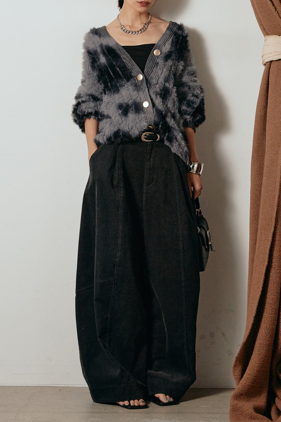 【着回しセット】[SET]タイダイ柄シャギーニットカーディガン+タック入りコーデュロイワイドパンツ+タイダイ柄シャギーニットカーディガン(3set)