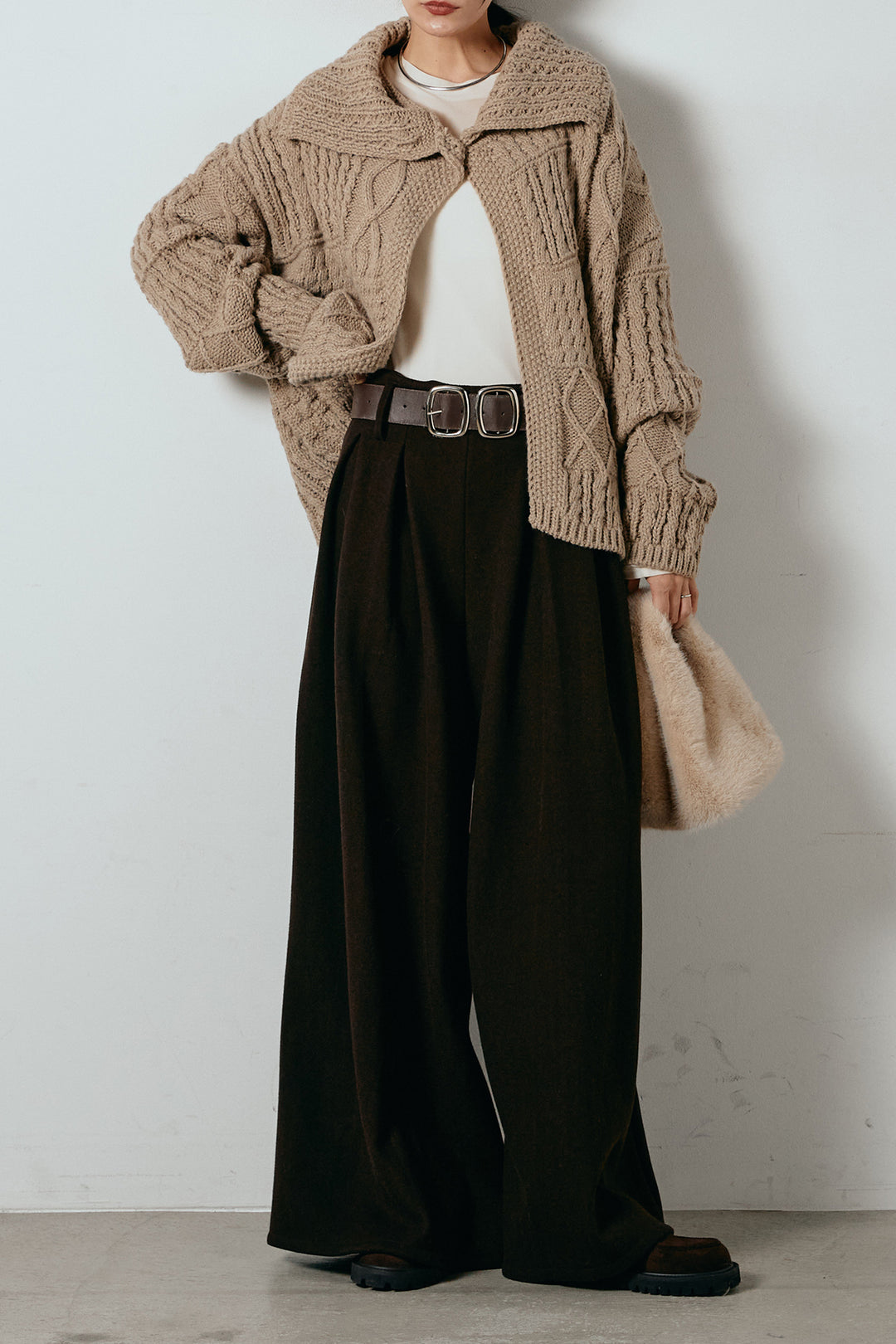 [SET]ビッグカラーケーブル編みニットトップス+フェイクレザー太ベルト付きタックワイドパンツ(2set)