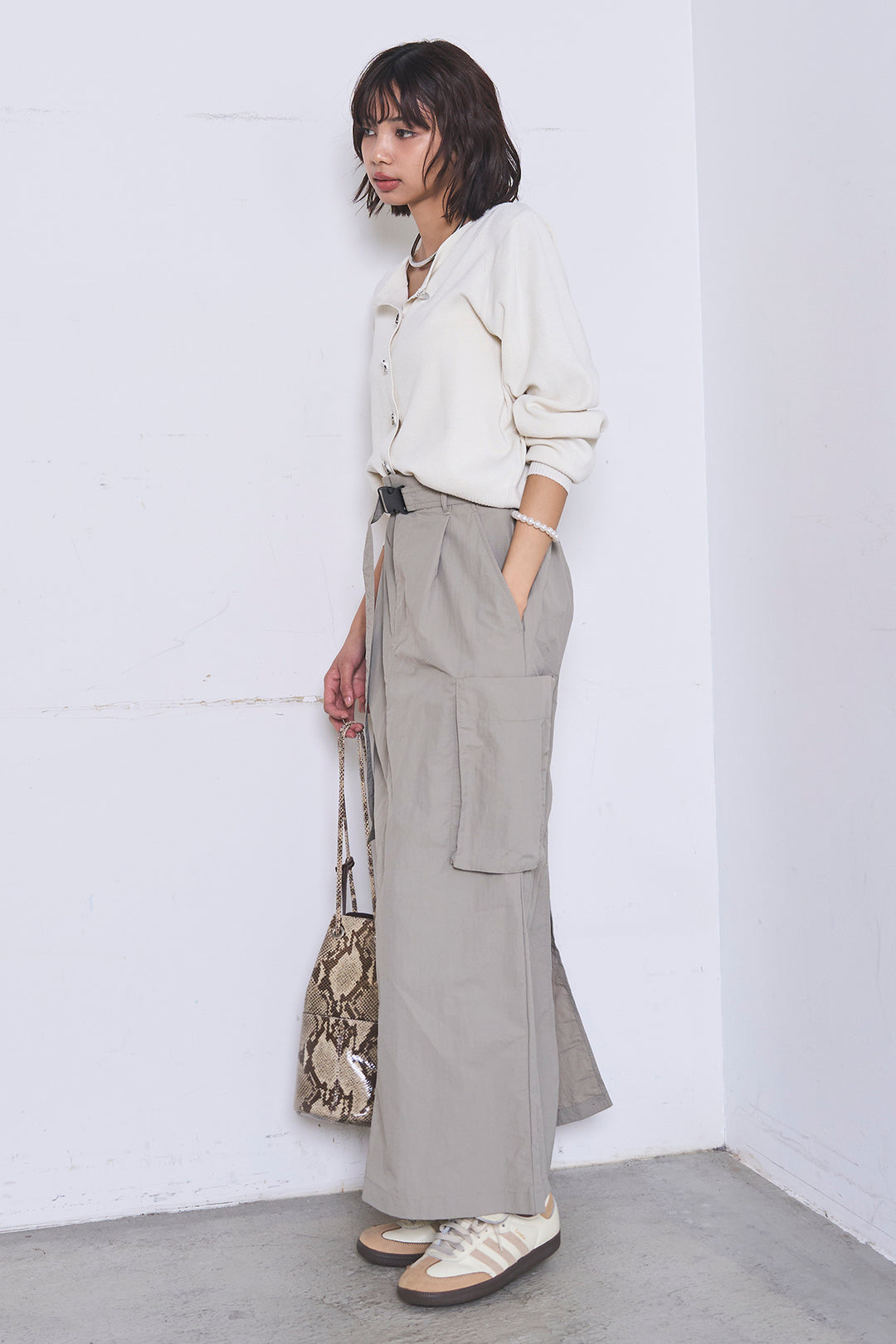 [SET]リサイクルポリニュアンス釦カーデ+撥水加工ナイロンスカート(2set)