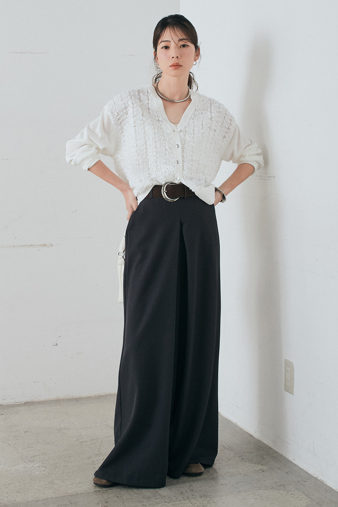 [SET]モコレースVネックカーディガン+太ベルト付きフロントタックパンツ(2set)