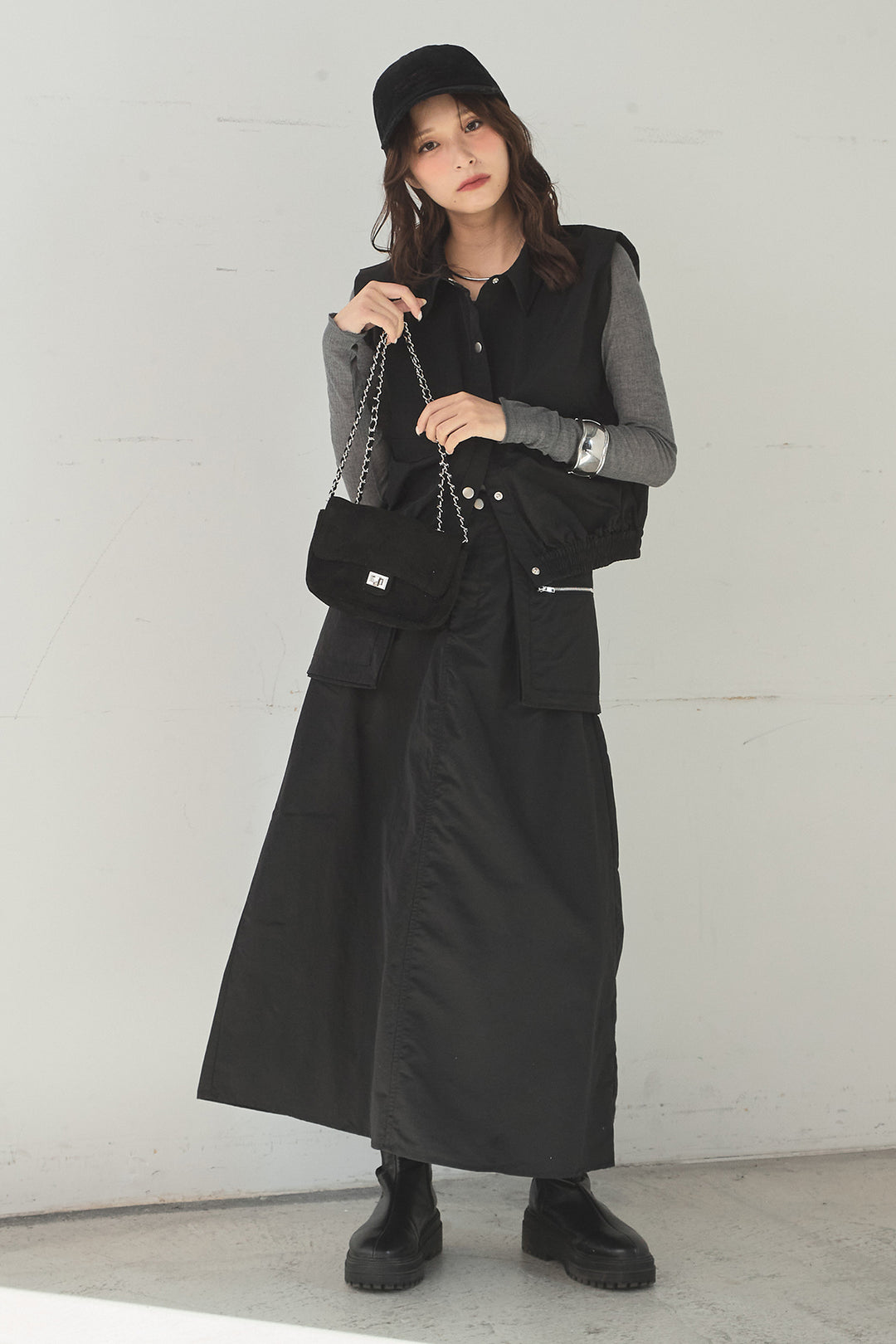 [SET]襟付きナイロンベスト+サイドデザインナイロンスカート+リブシアークルーネック長袖トップス(3set)