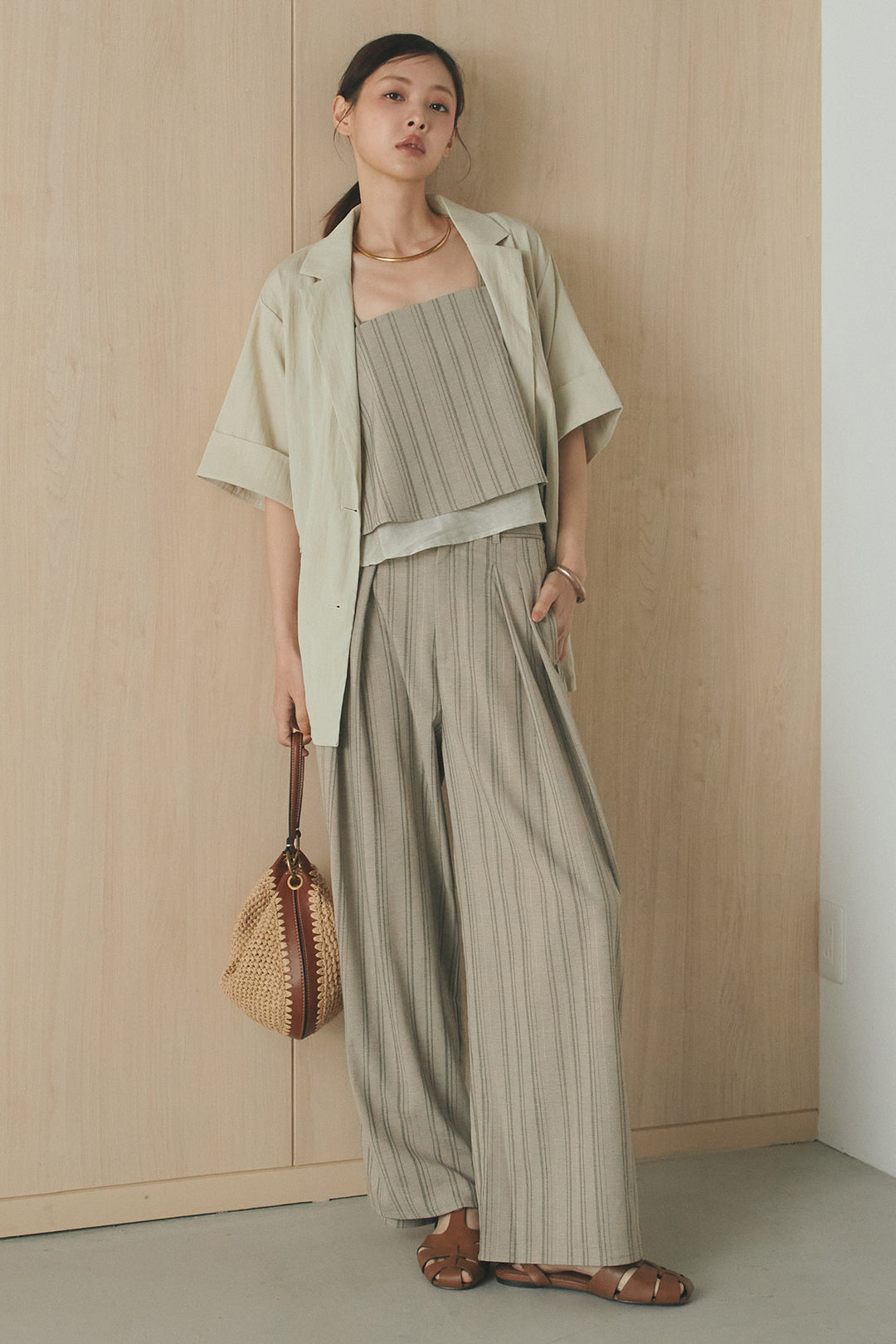 [SET]リネンライクテーラードハーフスリーブジャケット+リネンストライプタックワイドパンツ+リネンストライプレイヤードキャミ(3set)