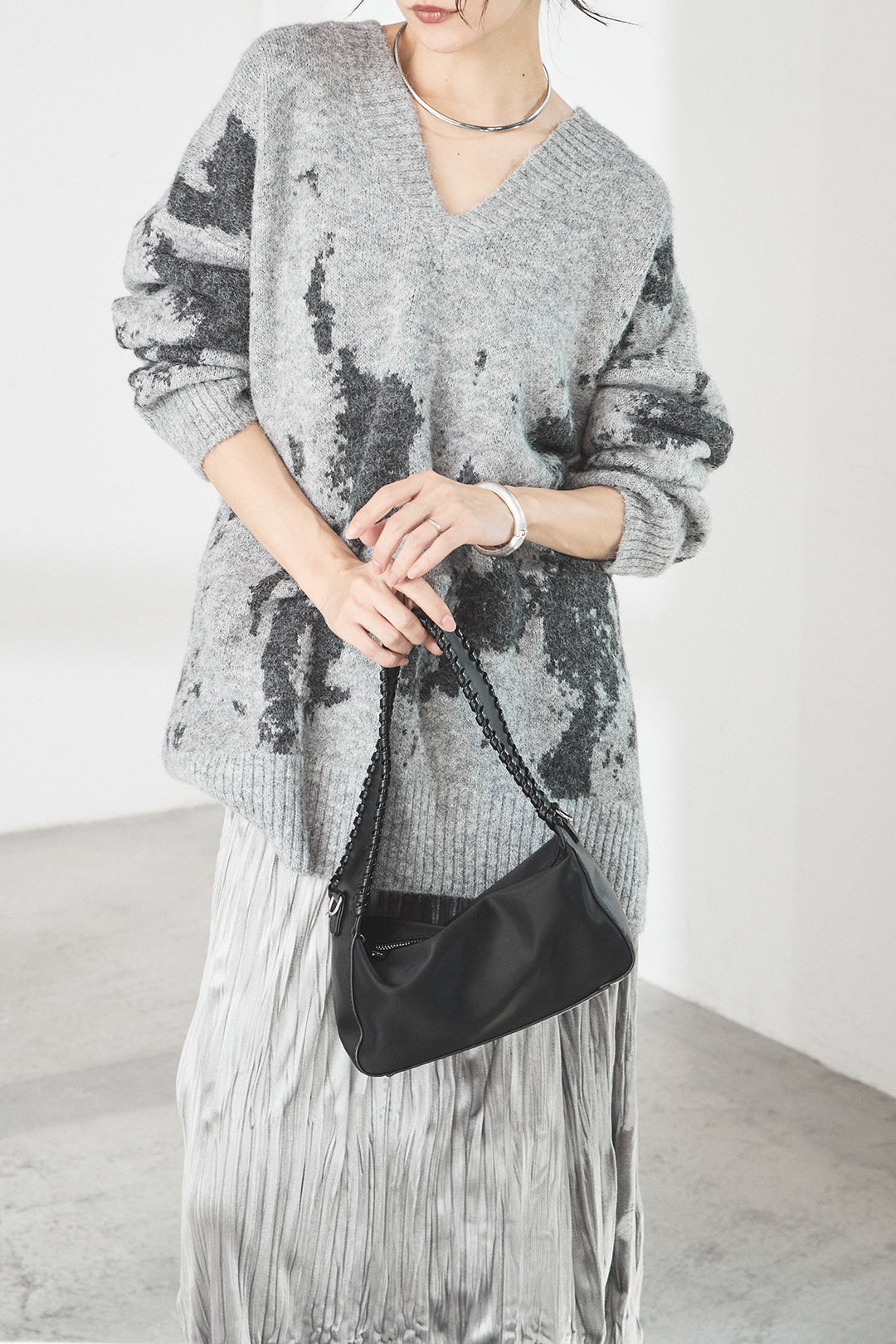 [SET]アブストラクト柄ニットプルオーバー+ベロアロングプリーツスカート(2set)