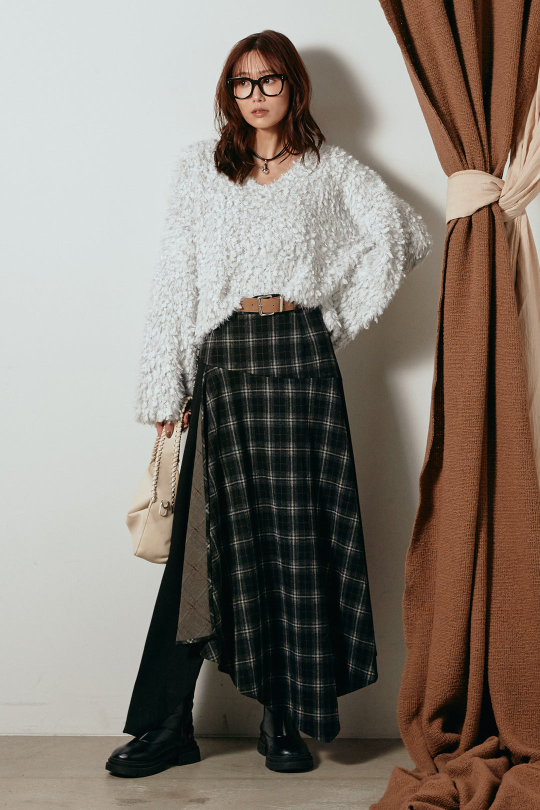 [SET]深Vネックチョウチョヤーンニットトップス+フェイクレザーベルト付き切り替えタータンチェックスカート(2set)