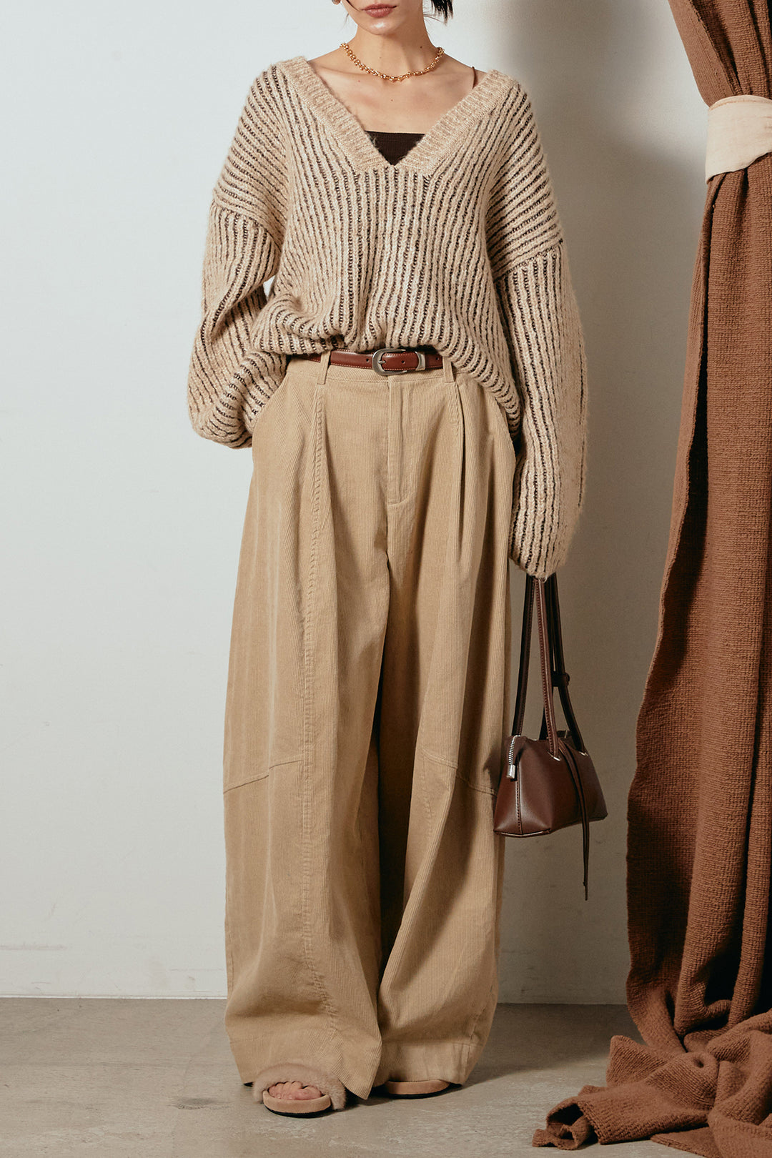 [SET]アルパカタッチ深Vニットトップス+タック入りコーデュロイワイドパンツ(2set)