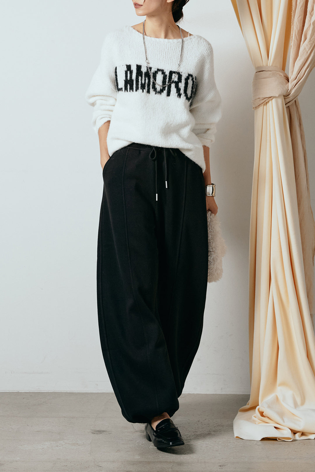 [SET]フロントロゴデザインニットトップス+スウェットワイドカーブパンツ(2set)