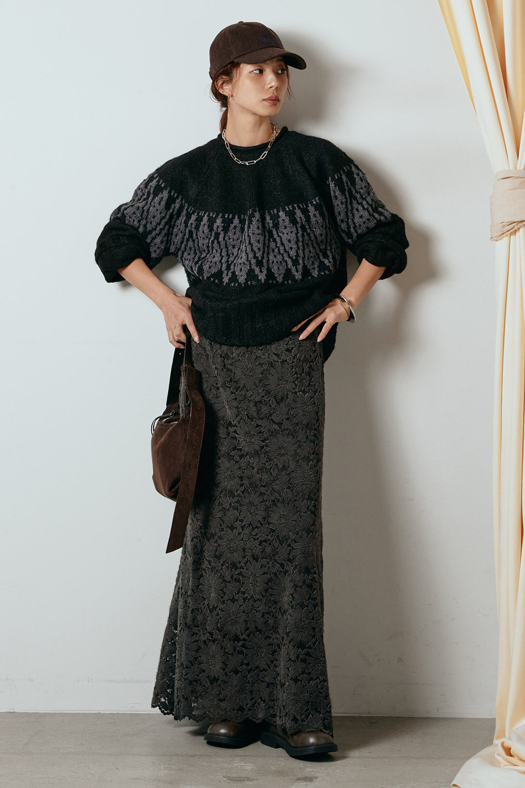 [SET]モノトーン柄ニットトップス+花柄刺繍ベロアフレアスカート(2set)