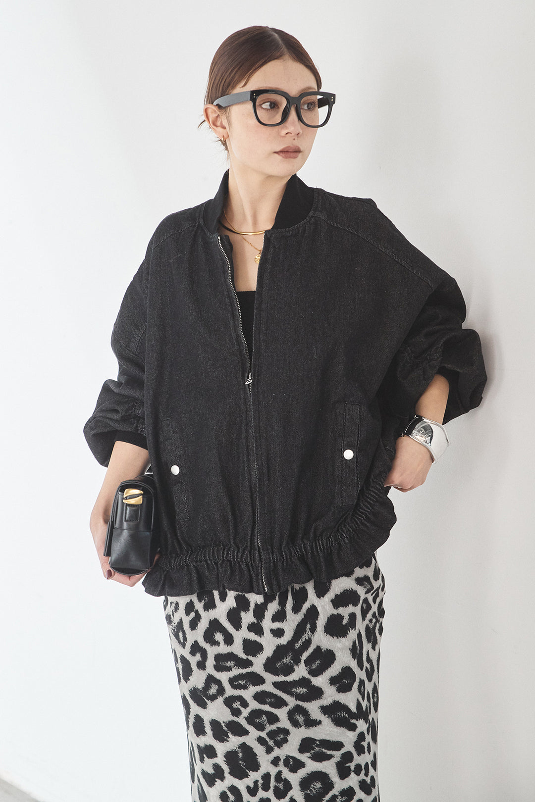 [SET]袖シャーリング裾フリルデニムブルゾン+レオパードサテンナロースカート(2set)