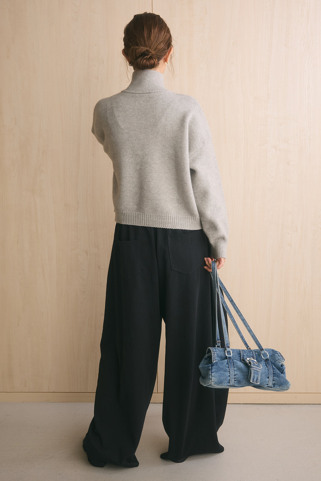 [SET]ナポレオンボタンハイネックニットブルゾン+スタッズ付きニーサイドタックスウェットパンツ(2set)