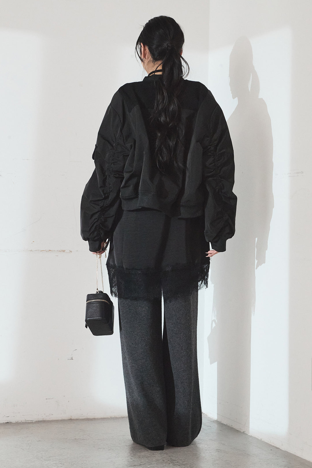 [SET]袖ギャザーデザインブルゾン+レース切り替えキャミソール(2set)