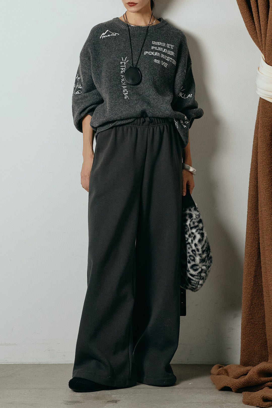 [SET]刺繍ロゴランダムデザインニットトップス+裏起毛スウェットワイドパンツ(2set)