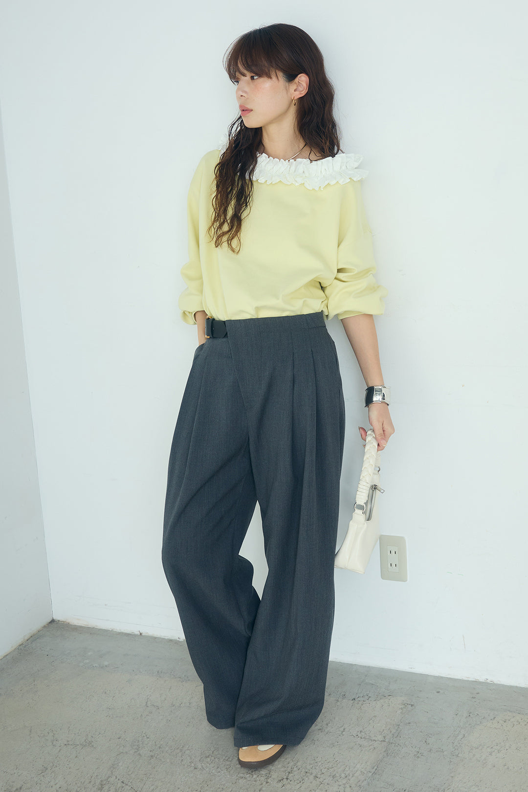 [SET]ネックギャザーフリルスウェット+サイドベルトタック入りスラックス(2set)