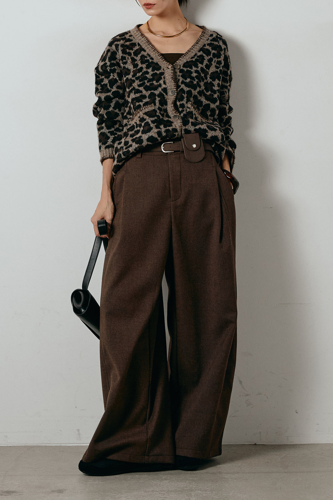[SET]ステッチデザインレオパードニットカーディガン+ポーチベルト付きカーブパンツ(2set)